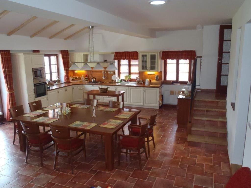 Apartmanovy Dum Bobruvka Exterior photo